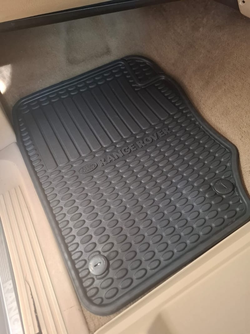 Range Rover floor mat after detailing — deep-cleaned and restored, Johannesburg North
